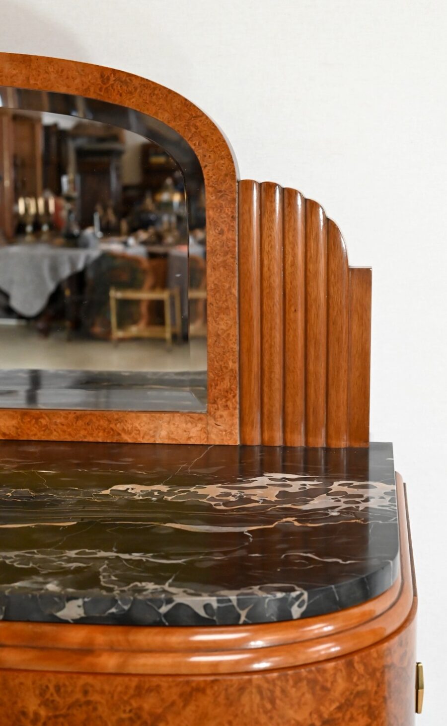 Buffet Vitrine en placage Loupe de Thuya et Marbre Noir, Maison Stourm – 1940 – Image 6