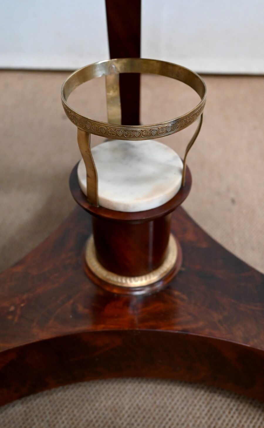 Importante Barbière Athénienne, en placage de Ronce d’Acajou, époque Empire – Début XIXe – Image 11