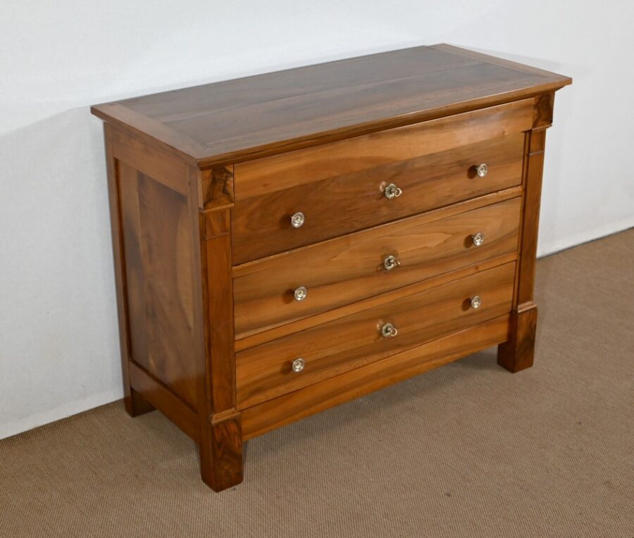 Petite Commode en Noyer massif, époque Directoire - Début XIXe – Image 2