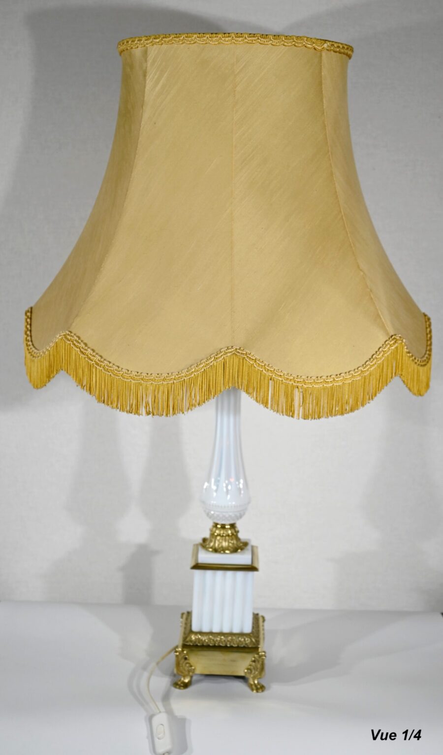 Importante Lampe en Opaline et Bronze, style Louis XVI – 1950 – Image 12