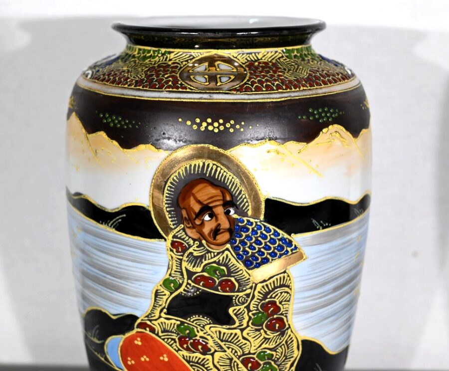 Paire de Vases Satsuma en Porcelaine du Japon – Début XXe – Image 19