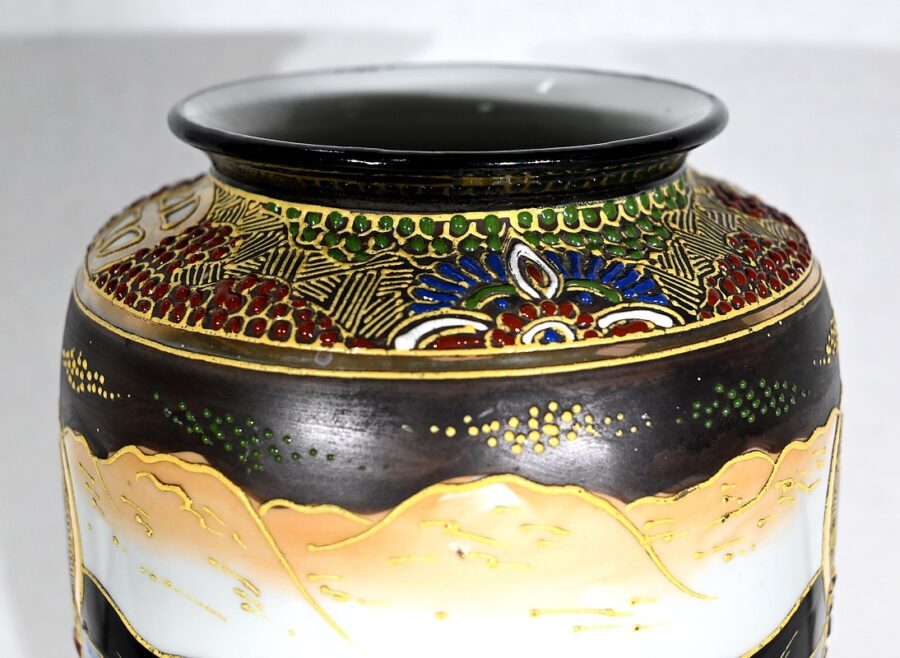 Paire de Vases Satsuma en Porcelaine du Japon – Début XXe – Image 26