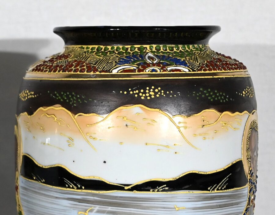 Paire de Vases Satsuma en Porcelaine du Japon – Début XXe – Image 29
