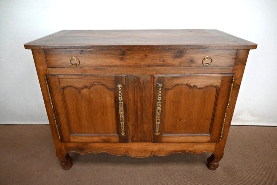 Buffet Régional en Chêne clair, style Louis XV – Milieu XIXe