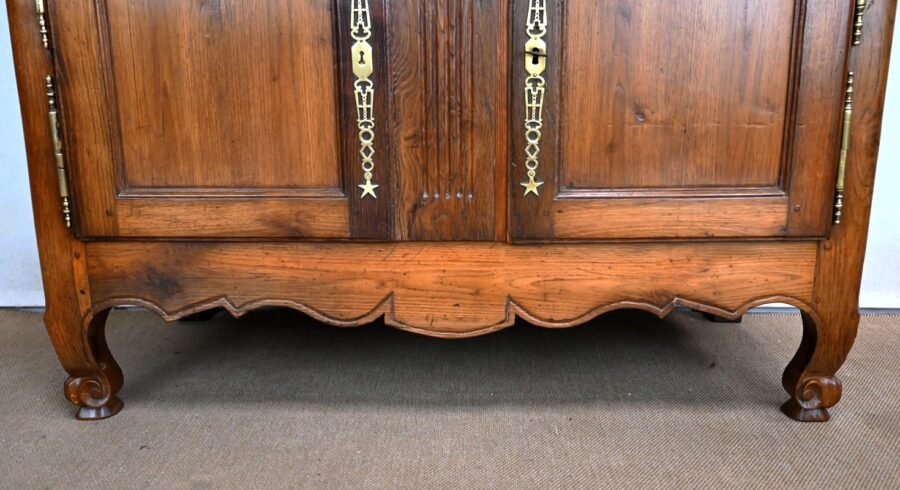 Buffet Régional en Chêne clair, style Louis XV – Milieu XIXe – Image 17
