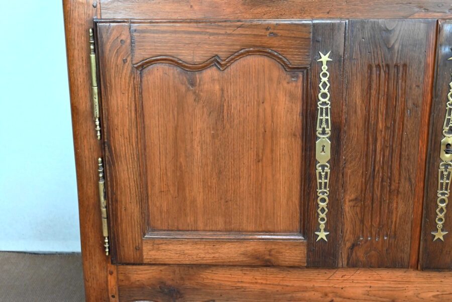 Buffet Régional en Chêne clair, style Louis XV – Milieu XIXe – Image 11
