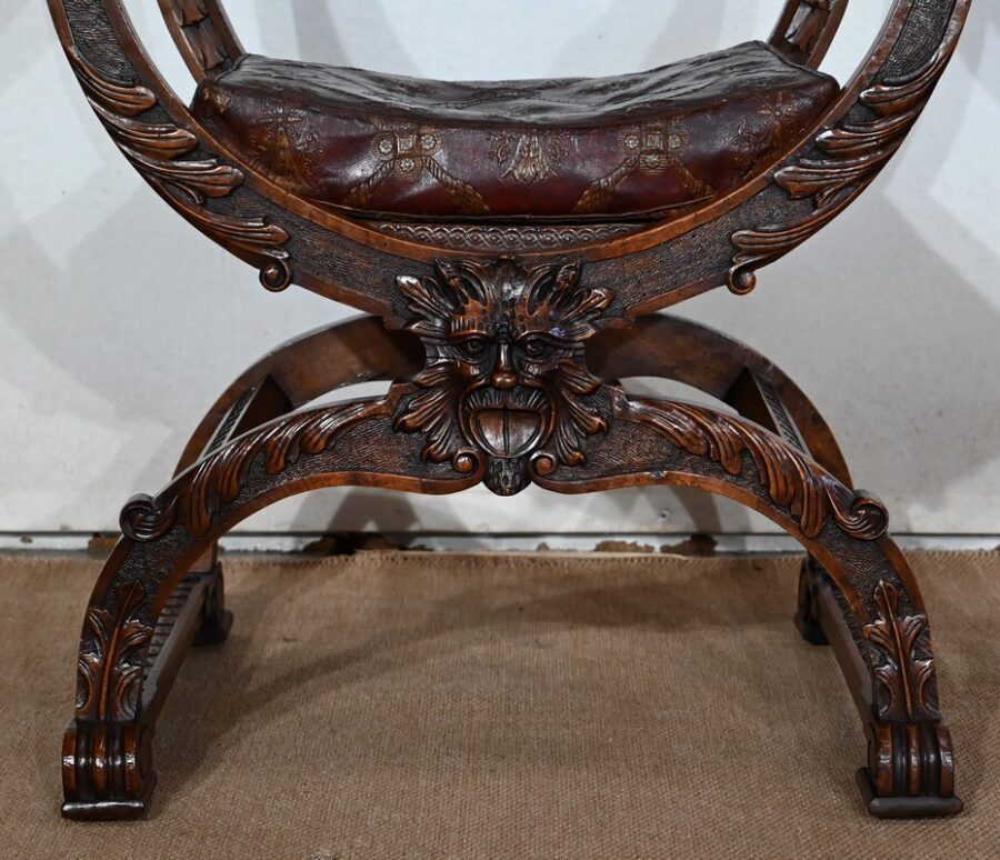 Paire d'importants Fauteuils Dagobert, Curule, goût Renaissance – Fin XIXe – Image 12