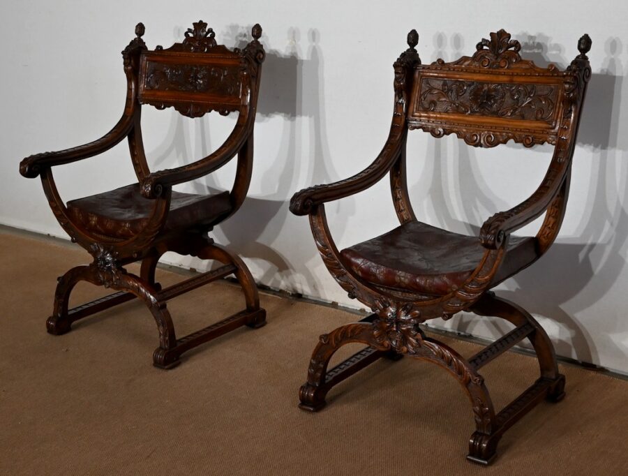 Paire d'importants Fauteuils Dagobert, Curule, goût Renaissance – Fin XIXe – Image 3