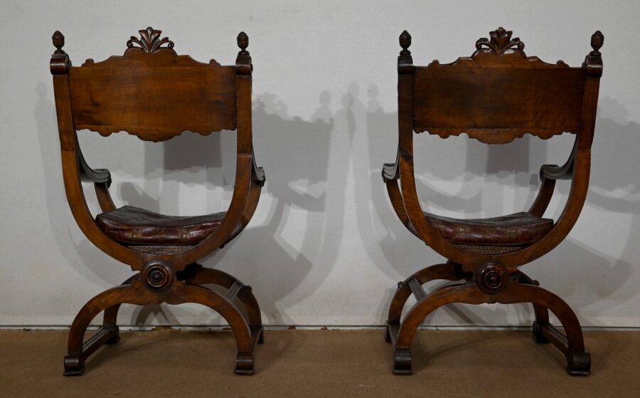 Paire d'importants Fauteuils Dagobert, Curule, goût Renaissance – Fin XIXe – Image 21