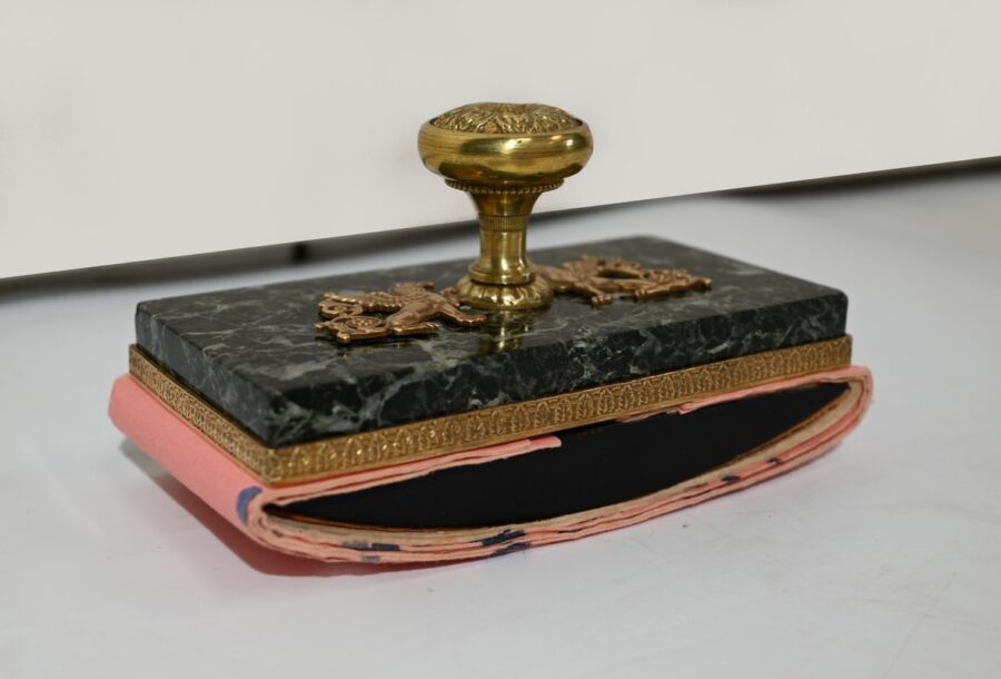 Rare Nécessaire de Bureau en Marbre et Bronze, style Empire – 2ème moitié du XIXe – Image 46