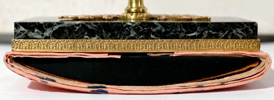 Rare Nécessaire de Bureau en Marbre et Bronze, style Empire – 2ème moitié du XIXe – Image 49