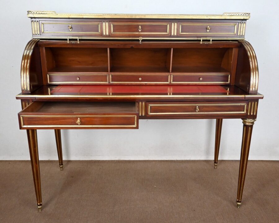 Important Bureau Cylindre en Acajou, style Louis XVI, époque Napoléon III – 2ème moitié XIXe – Image 24
