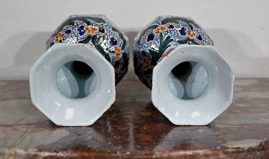 Paire de Vases en Faïence Polychrome de Delft – XIXe – Image 17