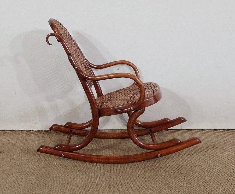 Rocking-chair d’enfant en Hêtre, Maison Thonet - 1910 – Image 2