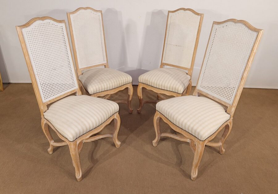Suite de 4 Chaises en Hêtre, style Régence Louis XV – 2ème partie XXe