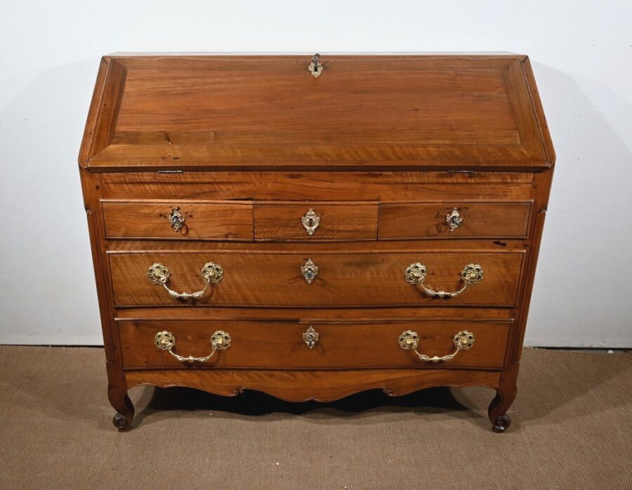 Commode Scriban en Noyer, époque Louis XV – XVIIIe – Image 2