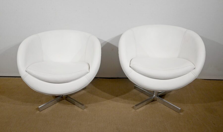 Paire de Fauteuils Boules en Simili Cuir – 1970
