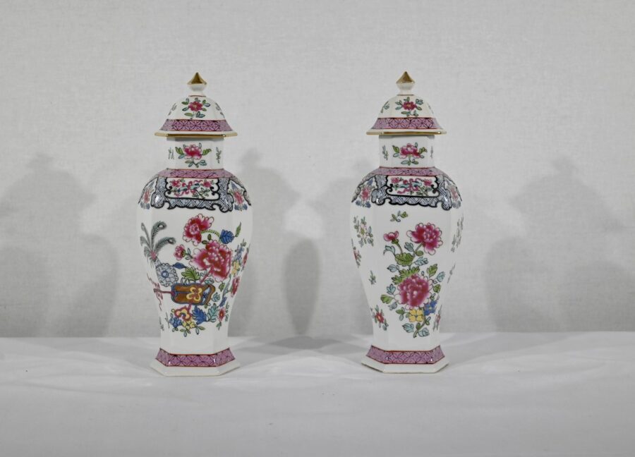 Paire de Vases Hexagonaux en Faïence, Chine – Fin XIXe – Image 2