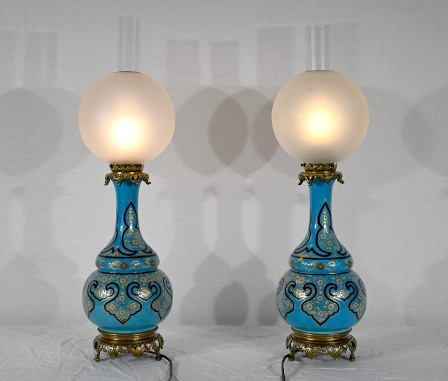 Paire de Lampes en Porcelaine et Bronze, époque Napoléon III – Milieu XIXe – Image 2