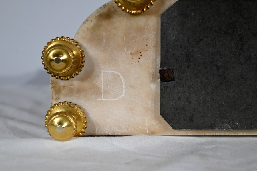 Pendule en Bronze et Marbre, style Louis XVI, époque Napoléon III – Milieu XIXe – Image 29