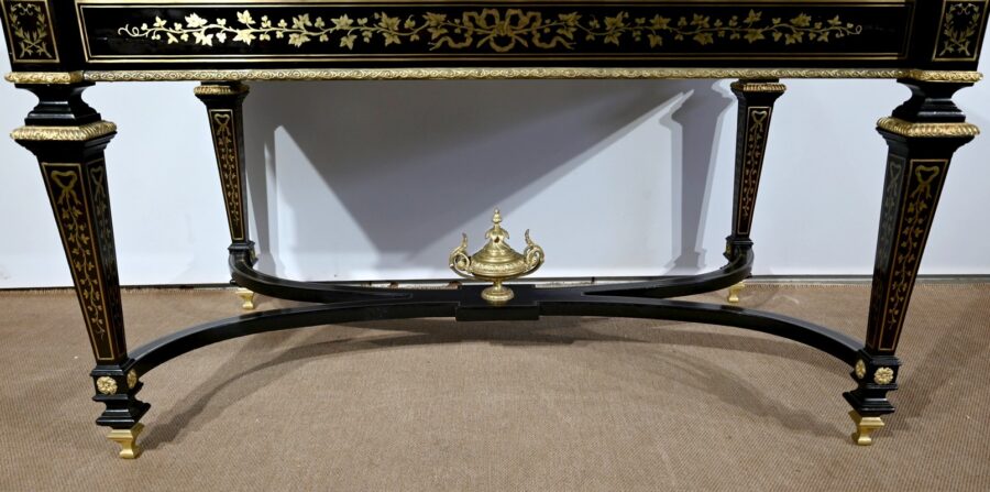 Important Bureau toutes faces en Poirier Noirci, époque Napoléon III – Milieu XIXe – Image 25
