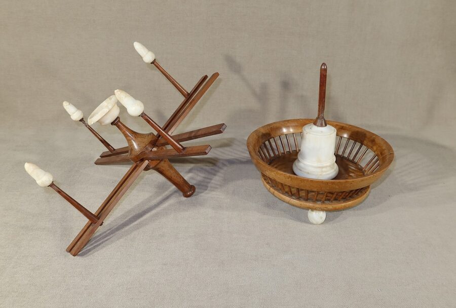 Petit Dévidoir à laine en bois et albâtre – Début XIXe – Image 9