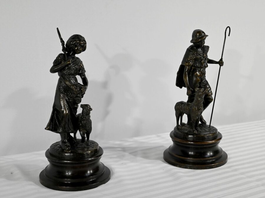 Bronzes « Le Berger et la Bergère », signés Laurini, d’après L & F. Moreau – Début XXe – Image 2