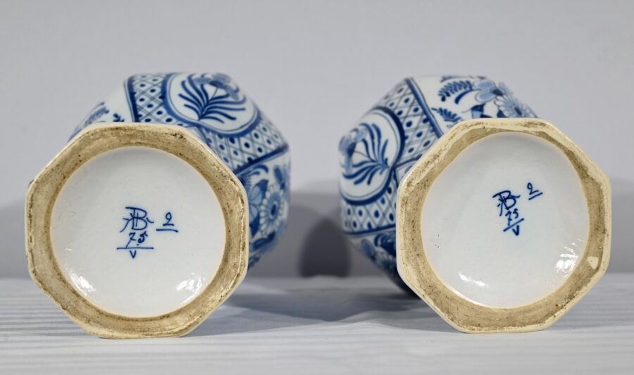 Paire de Vases en Faïence de Delft – Début XXe – Image 27
