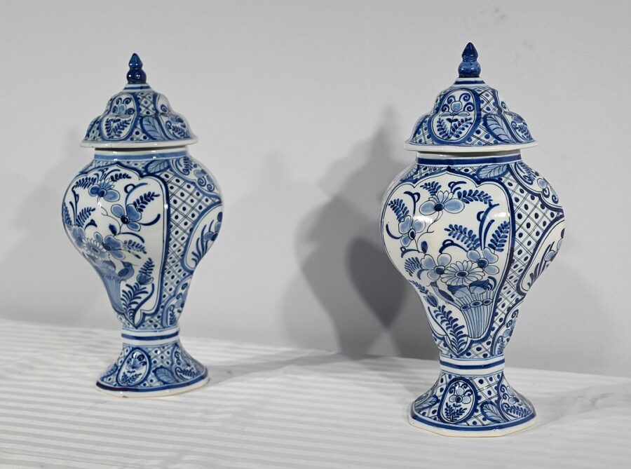 Paire de Vases en Faïence de Delft – Début XXe – Image 4
