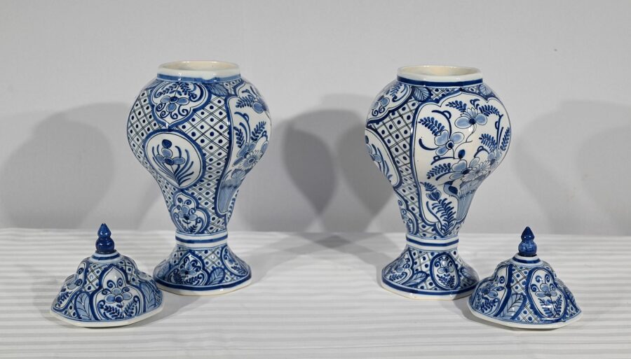 Paire de Vases en Faïence de Delft – Début XXe – Image 5