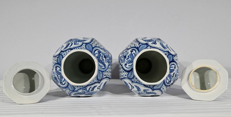 Paire de Vases en Faïence de Delft – Début XXe – Image 6