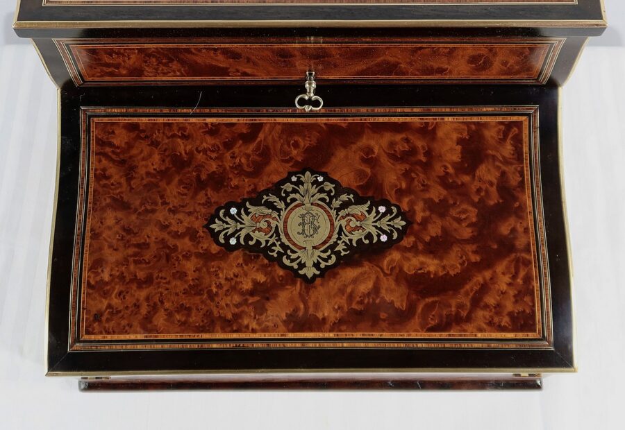 Écritoire de Voyage en loupe de Thuya, époque Napoléon III - Milieu XIXe – Image 5