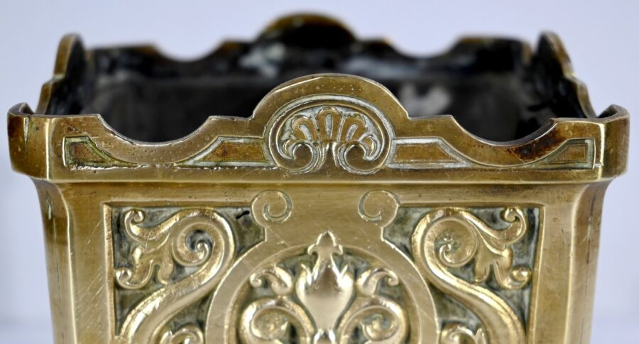 Cache Pot en Bronze Doré – Fin XIXe – Image 8