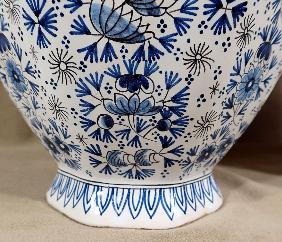 Paire de Vases en Faïence, dans le goût Delft – Fin XIXe – Image 14