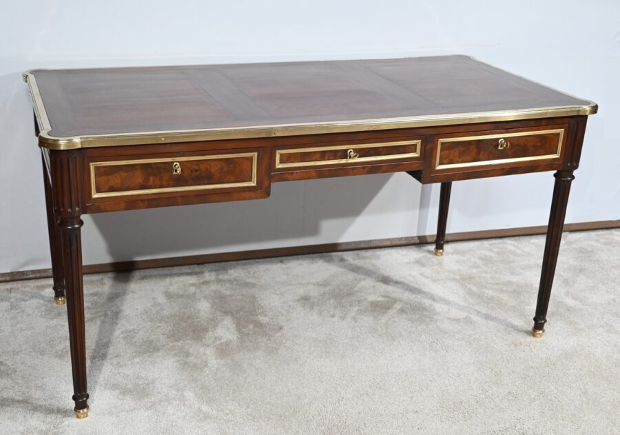Bureau Plat en Acajou, style Louis XVI – 1ère Partie du XIXe