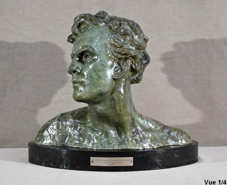 Important Bronze « Jean Mermoz », signé A.Ouline – 1ère partie XXe – Image 4