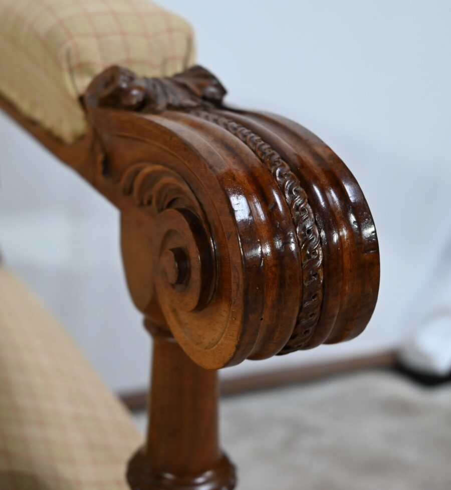 Important Fauteuil en Noyer, style Louis XIV – Milieu XIXe – Image 13