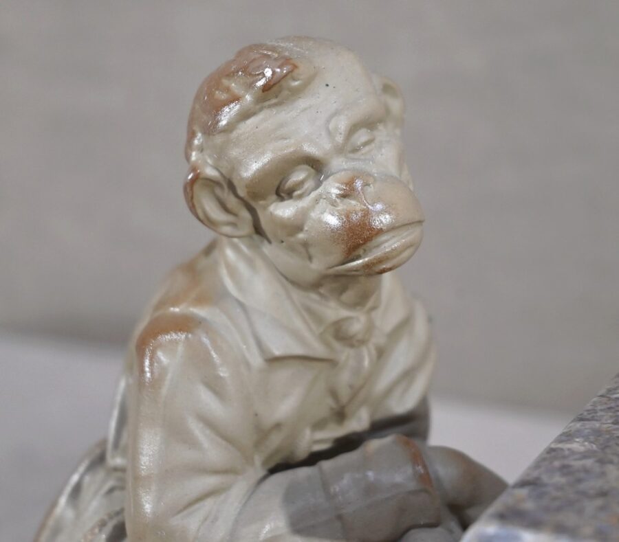 Pot à Tabac en Biscuit et Grès « Singe Mélomane », Manufacture Sarreguemines – Fin XIXe – Image 7