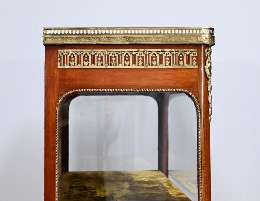 Petite Vitrine en Merisier Massif, Transition Louis XV / Louis XVI – Début XXe – Image 22