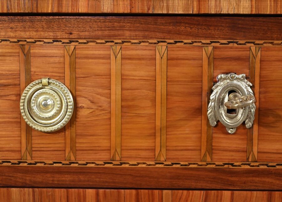 Petite Commode Sauteuse en Acajou et Bois de Rose, époque Louis XVI – XVIIIe – Image 11