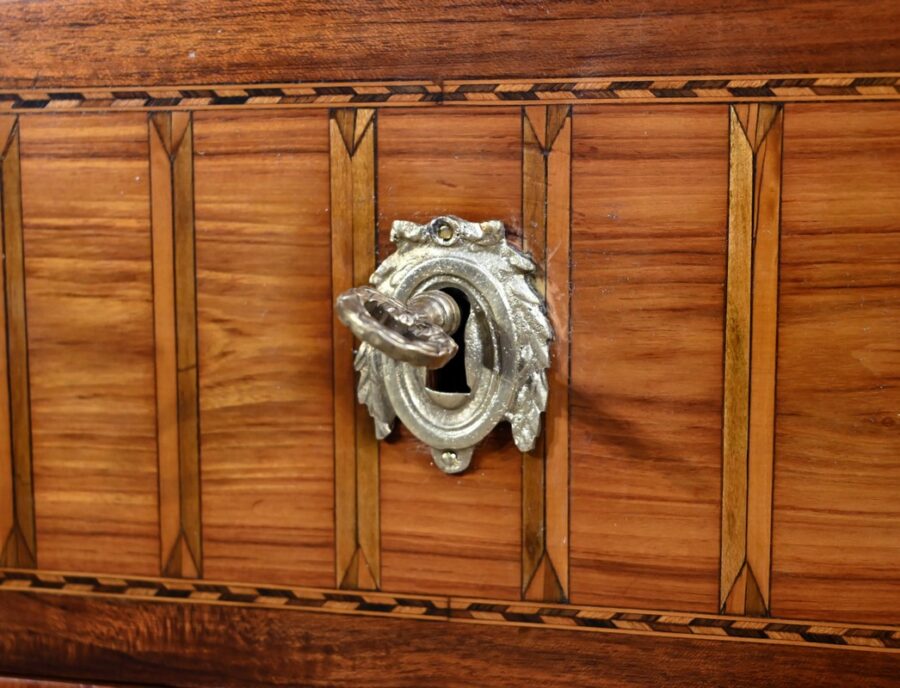 Petite Commode Sauteuse en Acajou et Bois de Rose, époque Louis XVI – XVIIIe – Image 12