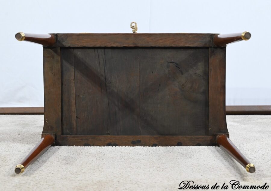 Petite Commode Sauteuse en Acajou et Bois de Rose, époque Louis XVI – XVIIIe – Image 32