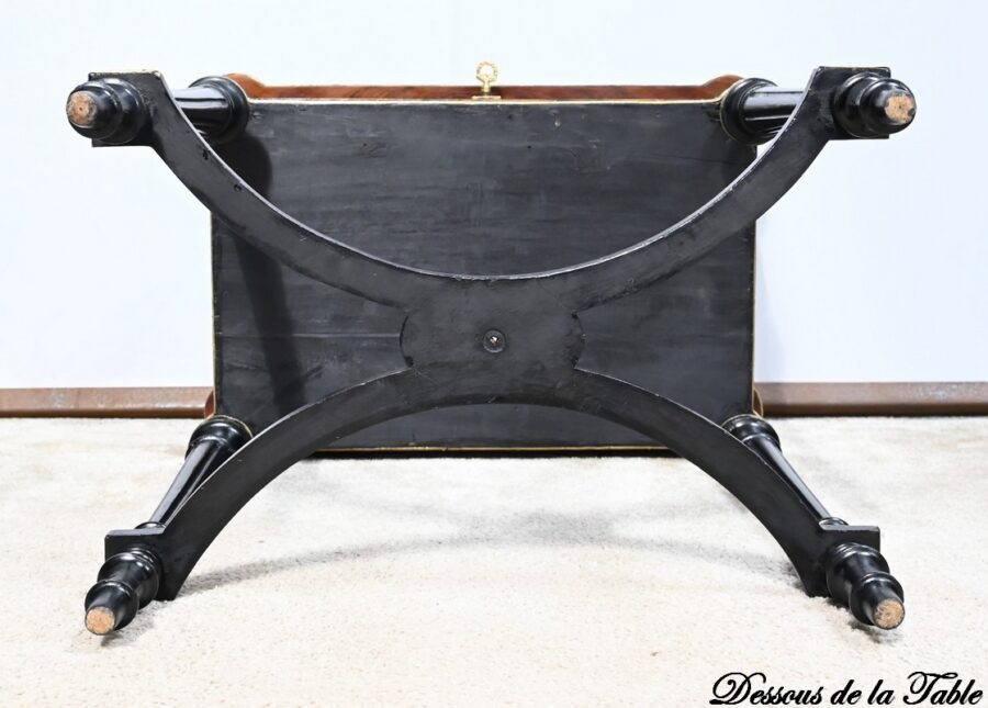 Petite Table en Poirier Noirci et Loupe de Thuya, style Louis XVI, époque Napoléon III – Milieu XIXe – Image 43