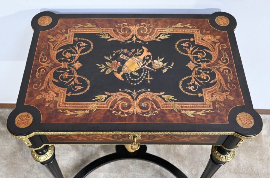 Petite Table en Poirier Noirci et Loupe de Thuya, style Louis XVI, époque Napoléon III – Milieu XIXe – Image 6