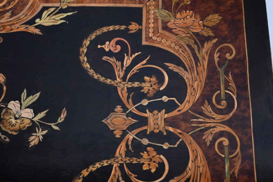 Petite Table en Poirier Noirci et Loupe de Thuya, style Louis XVI, époque Napoléon III – Milieu XIXe – Image 10