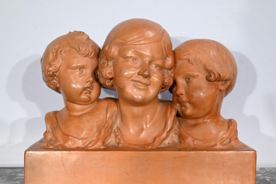 Groupe en Terre Cuite patinée, « Mère et ses enfants », signé P. Dumont, Art Déco - 1920 – Image 5