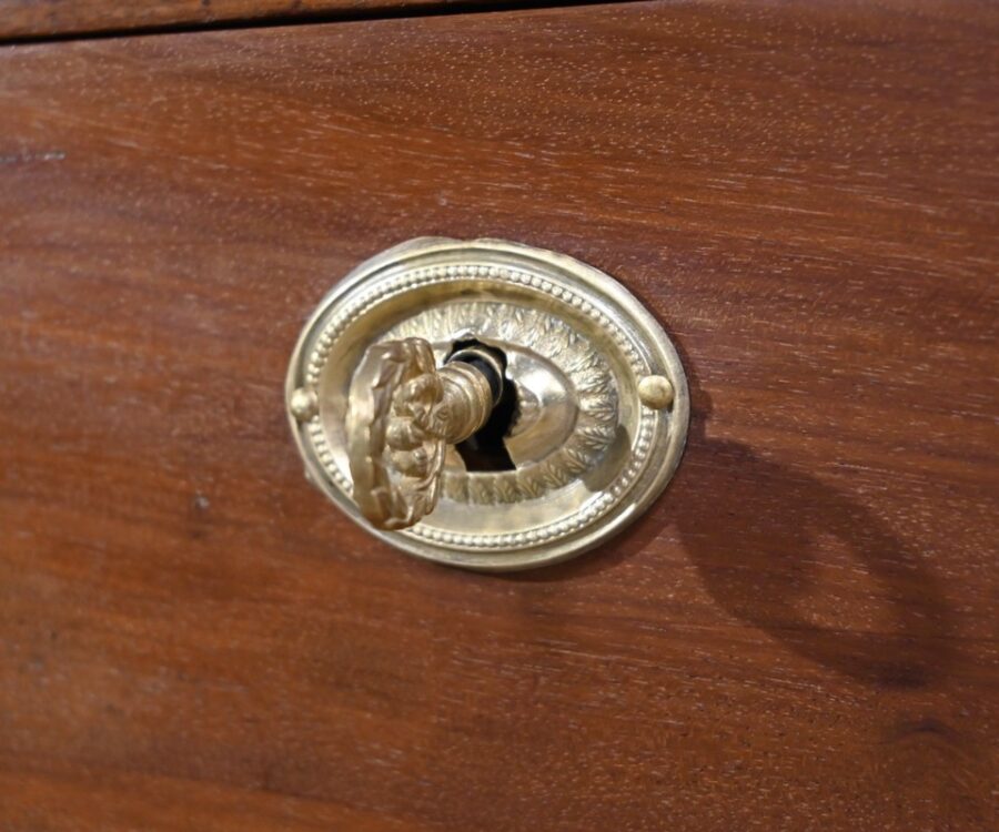 Commode Scriban de Port en Acajou de Saint Martin et de Cuba, époque Louis XV – XVIIIe – Image 11