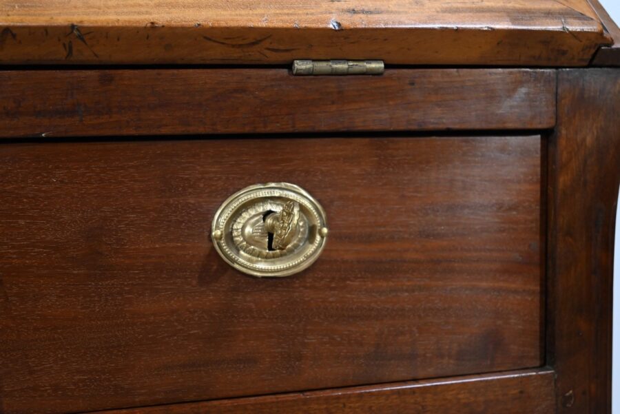 Commode Scriban de Port en Acajou de Saint Martin et de Cuba, époque Louis XV – XVIIIe – Image 13