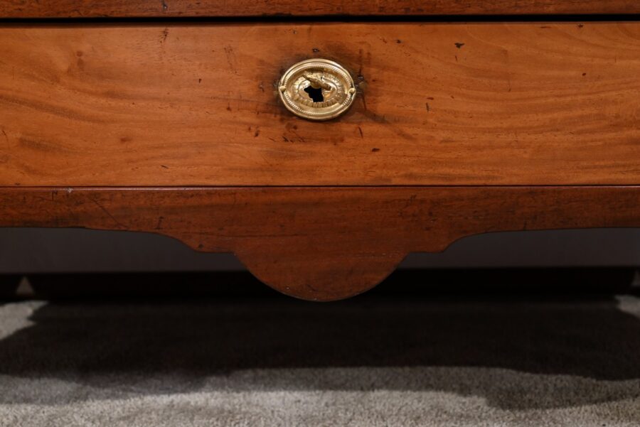 Commode Scriban de Port en Acajou de Saint Martin et de Cuba, époque Louis XV – XVIIIe – Image 15