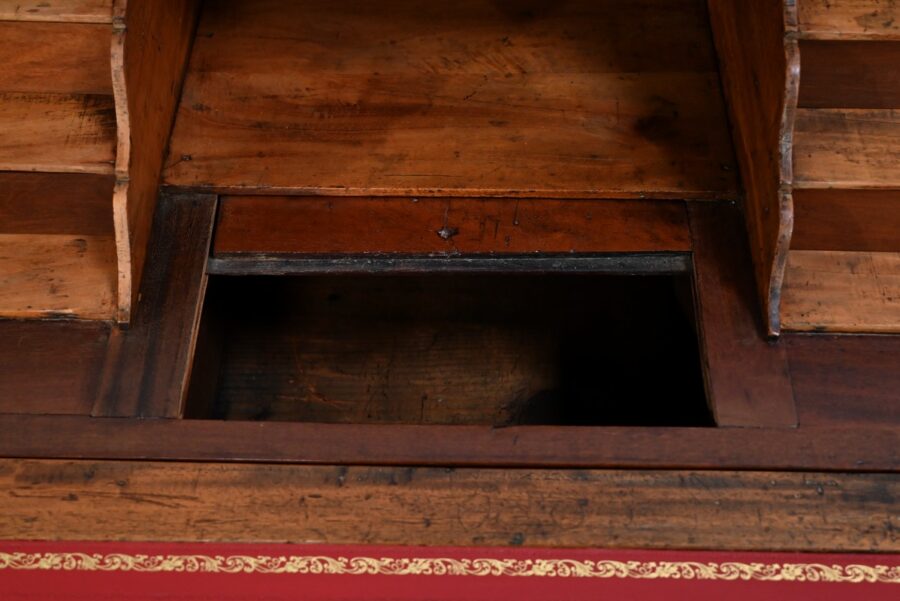 Commode Scriban de Port en Acajou de Saint Martin et de Cuba, époque Louis XV – XVIIIe – Image 27
